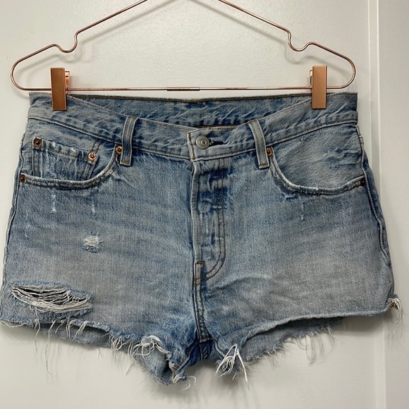Levi’s 501 distressed Jean Shorts. Size 29 - Picture 1 of 15